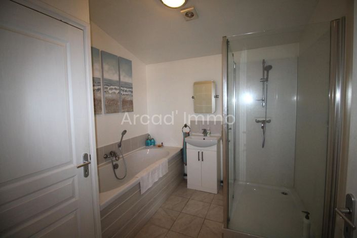 Image No.7-3 Bed House for sale