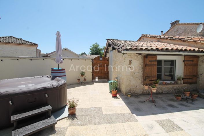 Image No.9-3 Bed House for sale