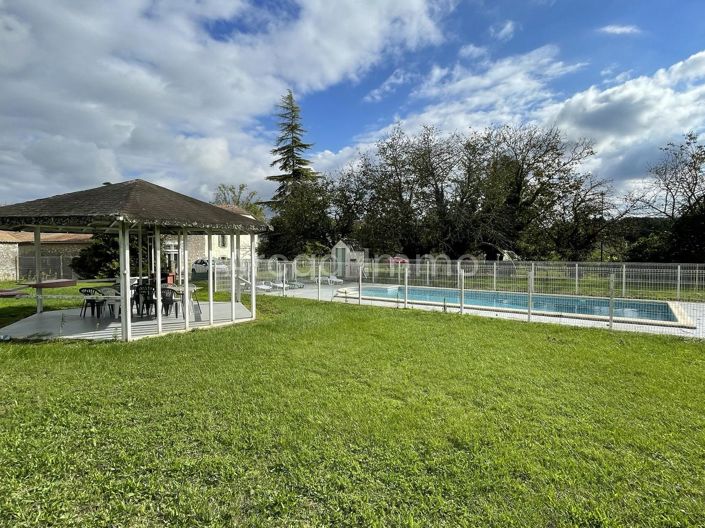 Image No.8-3 Bed House for sale