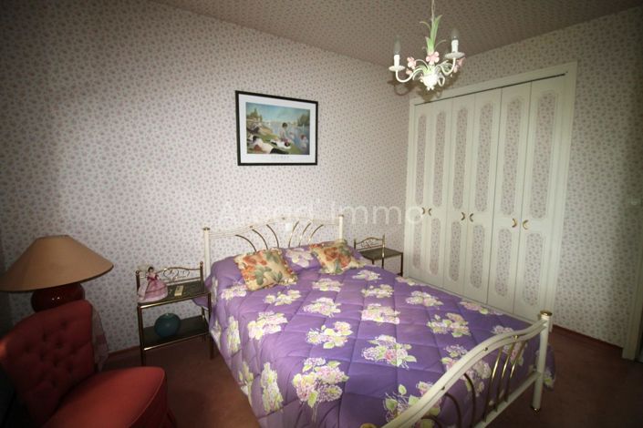 Image No.6-3 Bed House for sale