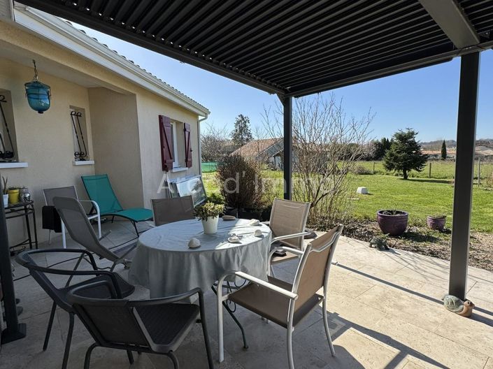 Image No.8-3 Bed House for sale