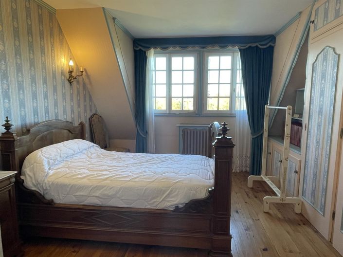 Image No.6-4 Bed House for sale