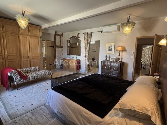 Image No.8-4 Bed House for sale