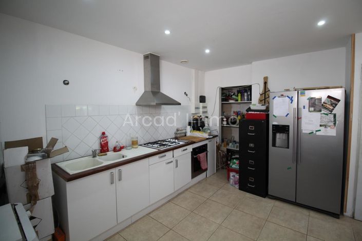 Image No.2-4 Bed House for sale