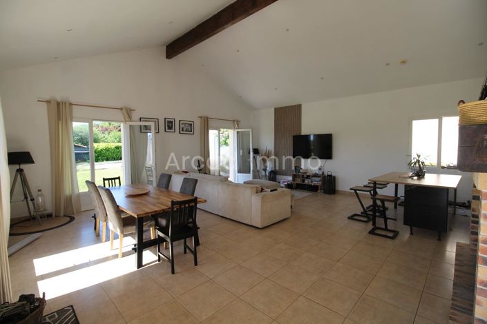 Image No.3-4 Bed House for sale