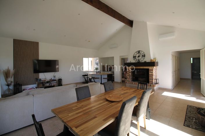 Image No.4-4 Bed House for sale