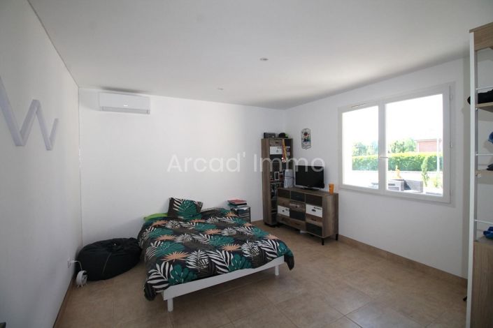 Image No.5-4 Bed House for sale