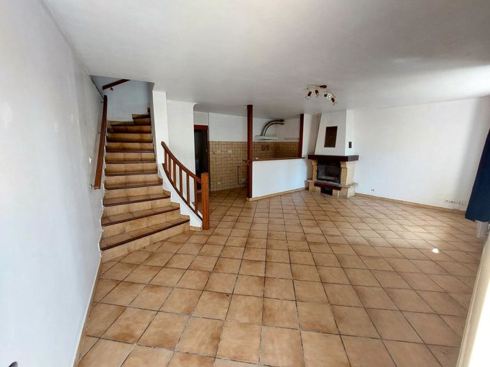 Image No.2-3 Bed House for sale