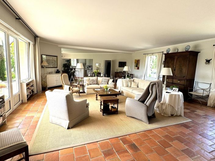 Image No.6-4 Bed House for sale