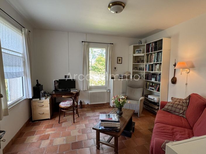 Image No.7-4 Bed House for sale