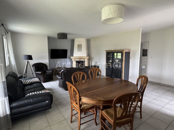 Image No.3-3 Bed House for sale