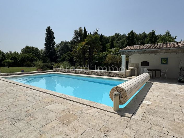 Image No.10-3 Bed House for sale