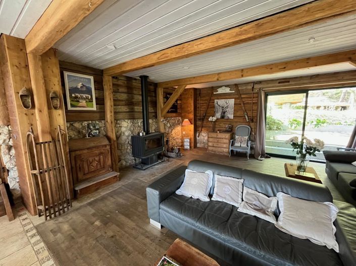 Image No.12-6 Bed House for sale