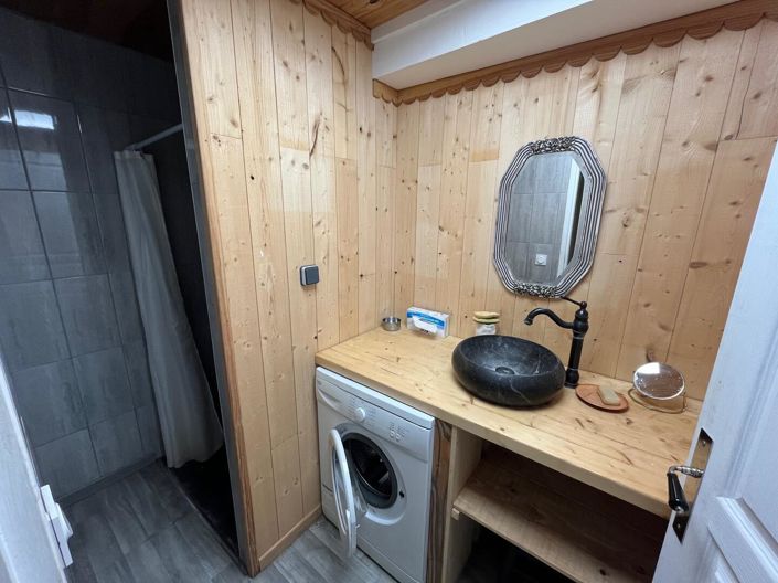 Image No.16-6 Bed House for sale