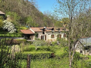 1 - Sengouagnet, Maison