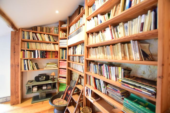 Image No.19-5 Bed House for sale