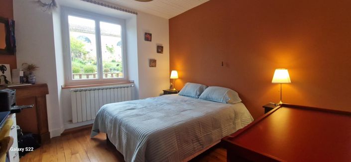 Image No.9-5 Bed House for sale