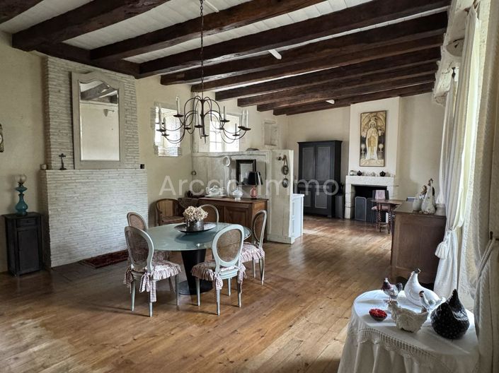 Image No.2-4 Bed House for sale