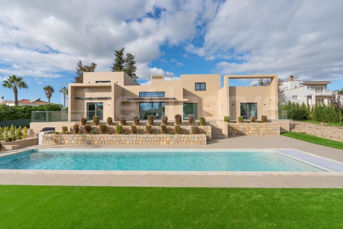 Image No.2-4 Bed House for sale