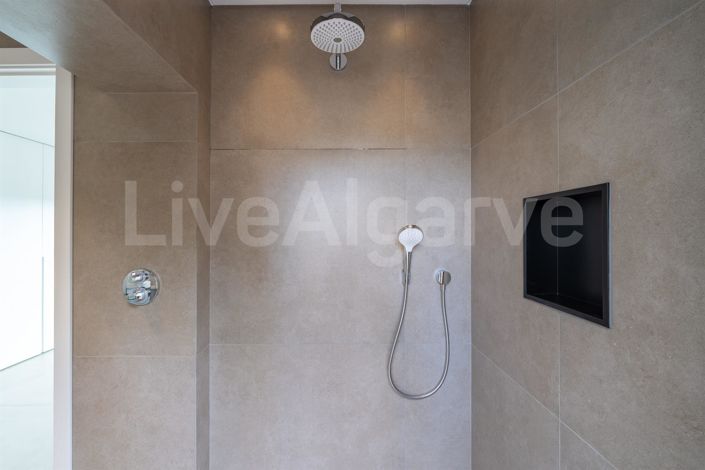 Image No.39-4 Bed House for sale