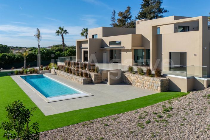 Image No.4-4 Bed House for sale