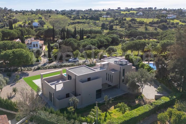 Image No.46-4 Bed House for sale