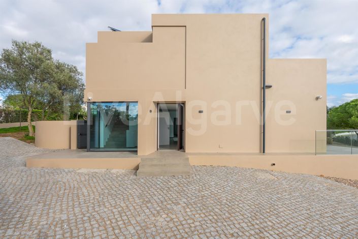 Image No.5-4 Bed House for sale