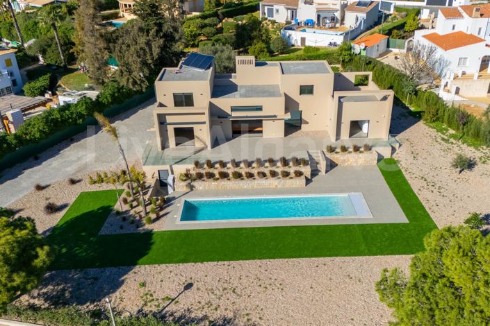 Image No.51-4 Bed House for sale