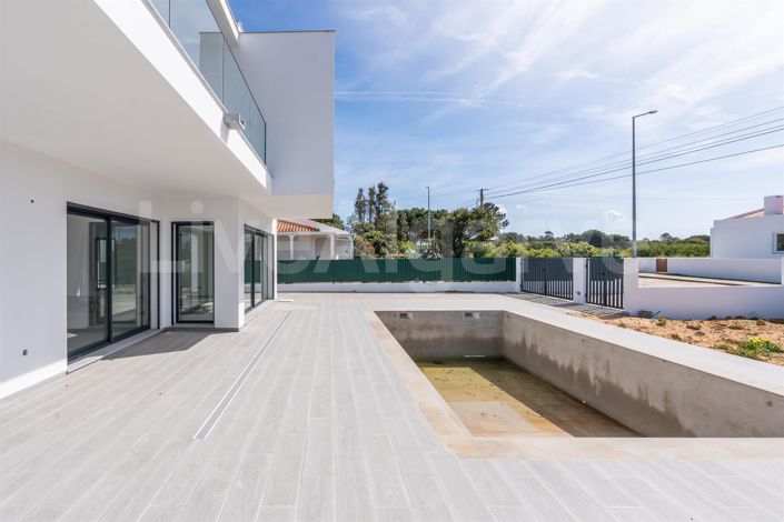 Image No.9-3 Bed House for sale