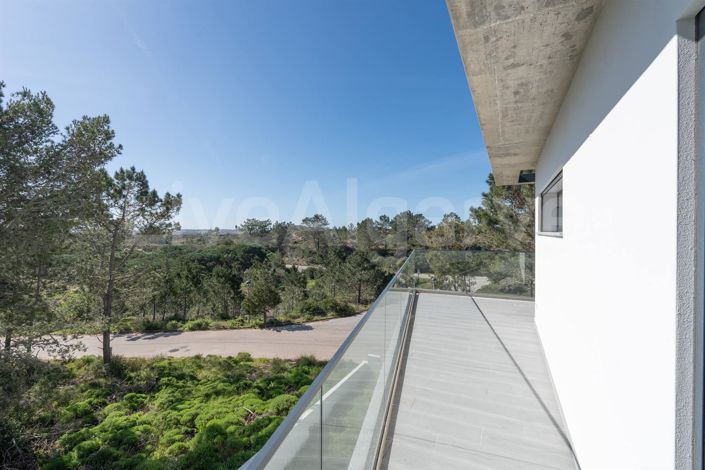 Image No.25-4 Bed House for sale