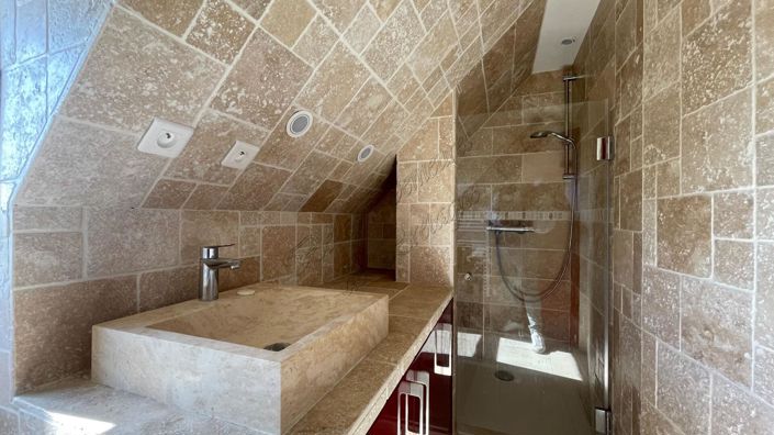 Image No.11-8 Bed Apartment for sale