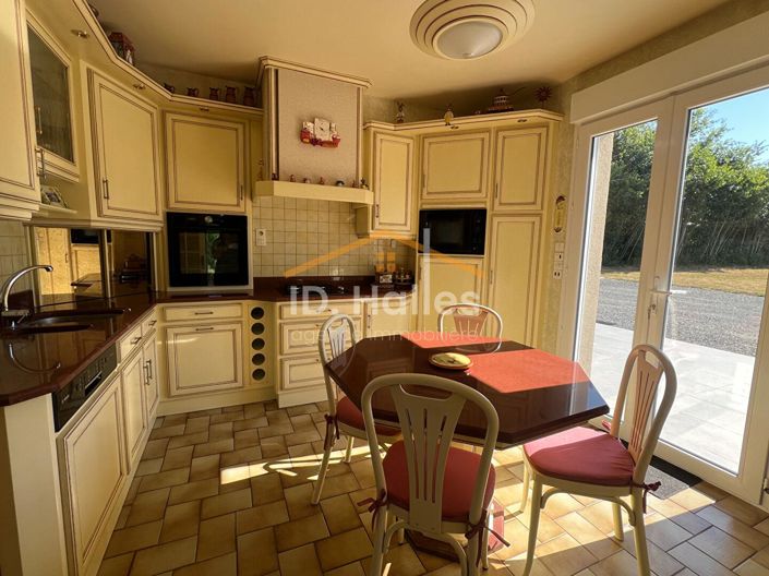 Image No.2-5 Bed House for sale