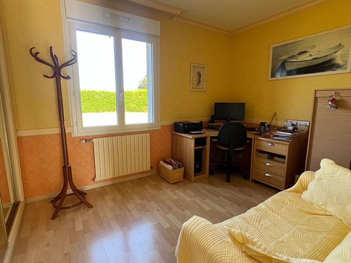 Image No.6-5 Bed House for sale