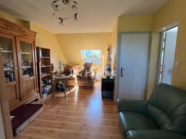 Image No.9-5 Bed House for sale