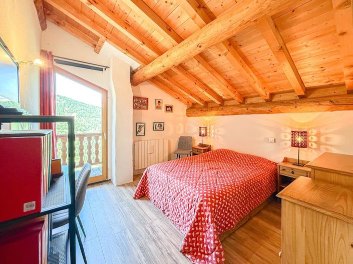 Image No.11-4 Bed House for sale