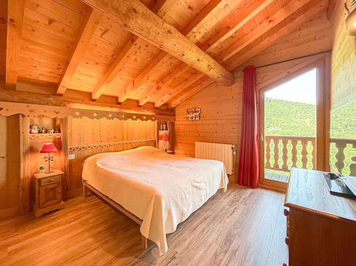 Image No.12-4 Bed House for sale