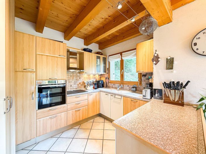 Image No.9-4 Bed House for sale