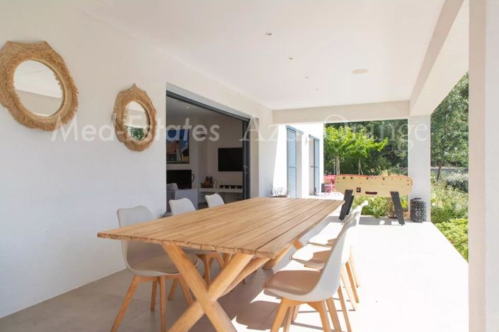 Image No.2-5 Bed House for sale