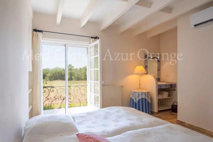 Image No.24-6 Bed House for sale