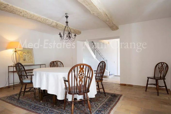 Image No.9-6 Bed House for sale