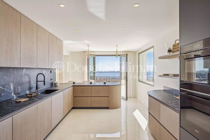 Image No.6-7 Bed House for sale