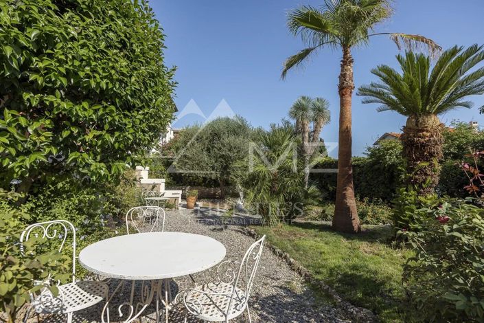 Image No.3-6 Bed House for sale