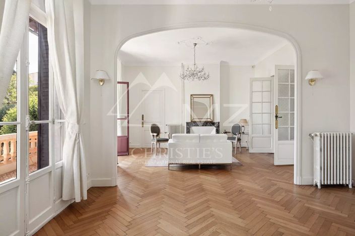 Image No.6-6 Bed House for sale