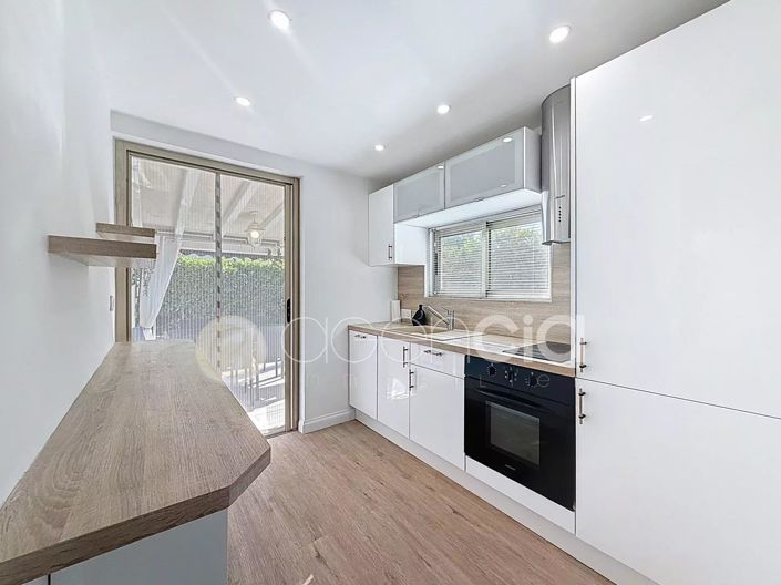 Image No.8-1 Bed House for sale