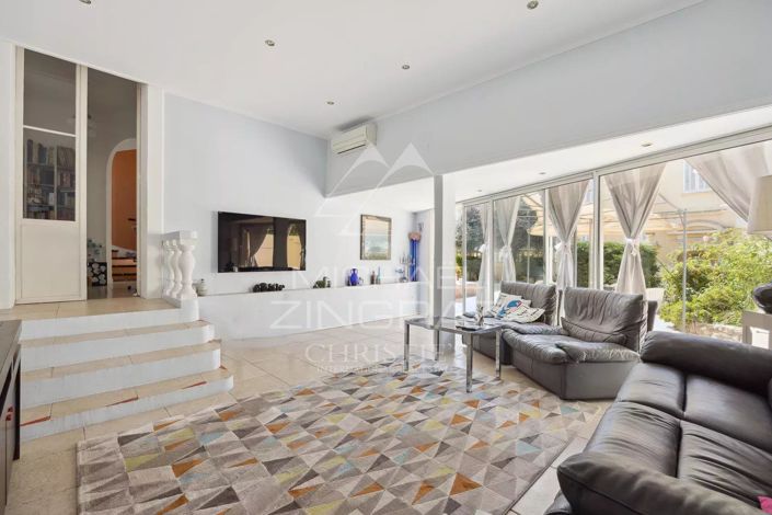 Image No.3-6 Bed House for sale