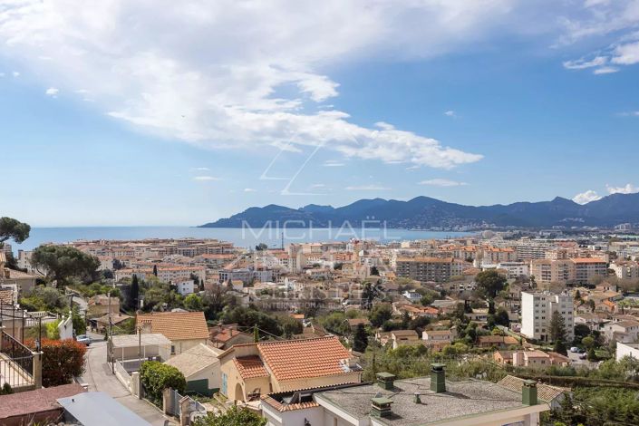 Image No.10-4 Bed House for sale