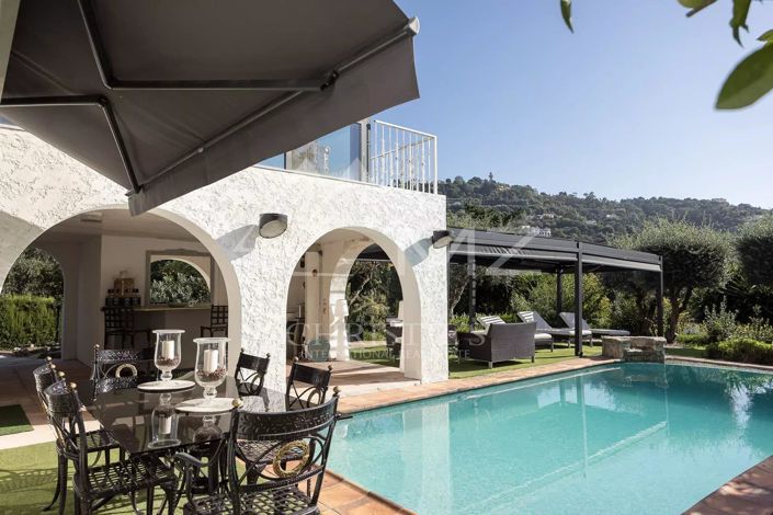 Image No.2-4 Bed House for sale