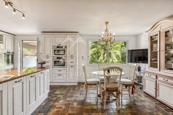 Image No.6-4 Bed House for sale