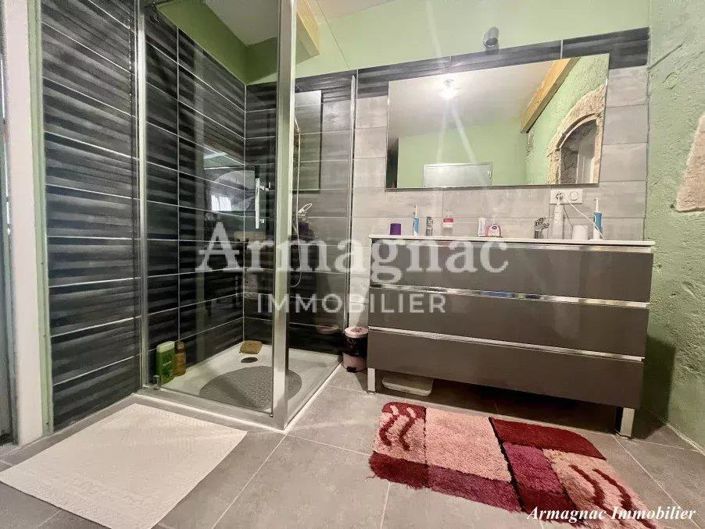 Image No.12-5 Bed House for sale