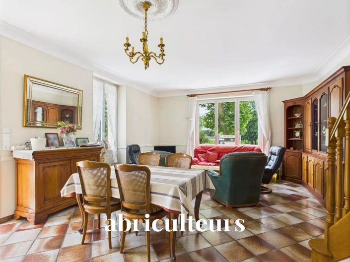 Image No.3-4 Bed House for sale